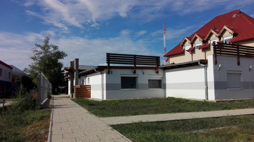 Мотель M0 Lakihegy Horgony U 10 Сіґетсентмікловш Екстер'єр фото